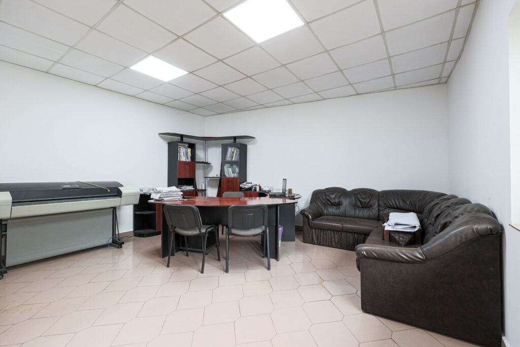 De vânzare De vanzare apartament transformat in birou în zona Central 3 camere Arad 1