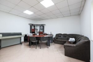 De vanzare apartament transformat in birou De vânzare De vanzare apartament transformat in birou în zona Central 3 camere Arad 1