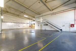Hală industrială ideală pentru producție sau showroom în Arad 553mp De închiriat Hală industrială ideală pentru producție sau showroom în Arad 553mp în zona Gradiste 2 camere Arad 6