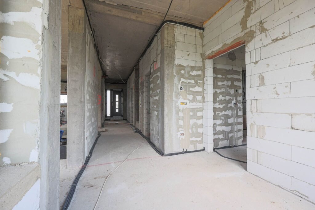 De vânzare PROPRIETATE VÂNDUTĂ! Vilă spațioasă– Via Carmina, Arad. în zona Arad 6 camere 3 dormitoare Arad 1