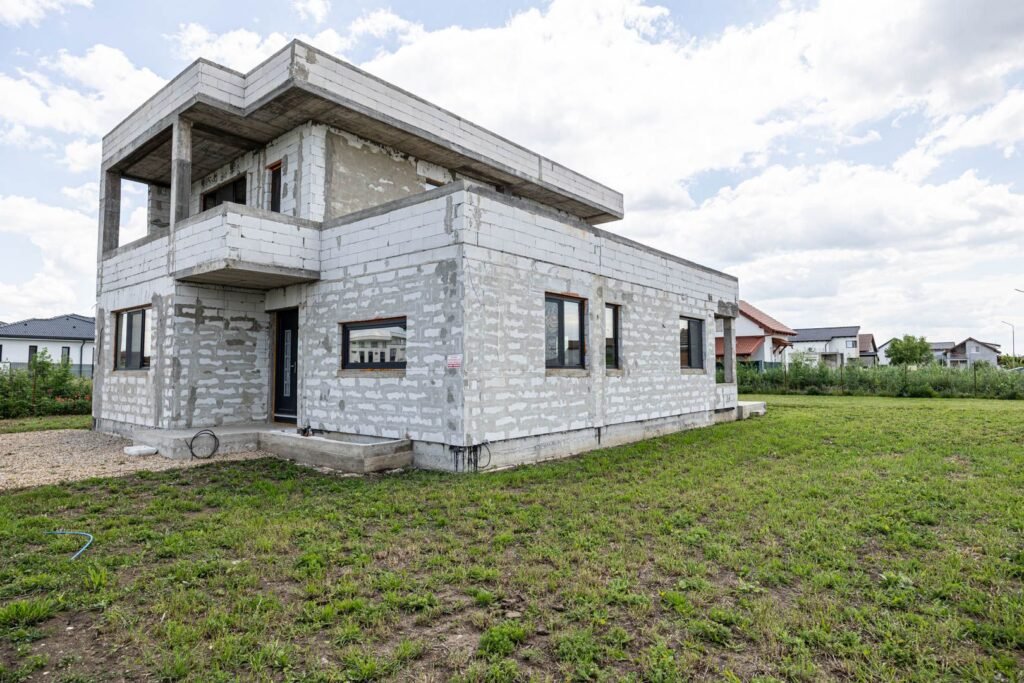 De vânzare PROPRIETATE VÂNDUTĂ! Vilă spațioasă– Via Carmina, Arad. în zona Arad 6 camere 3 dormitoare Arad 11