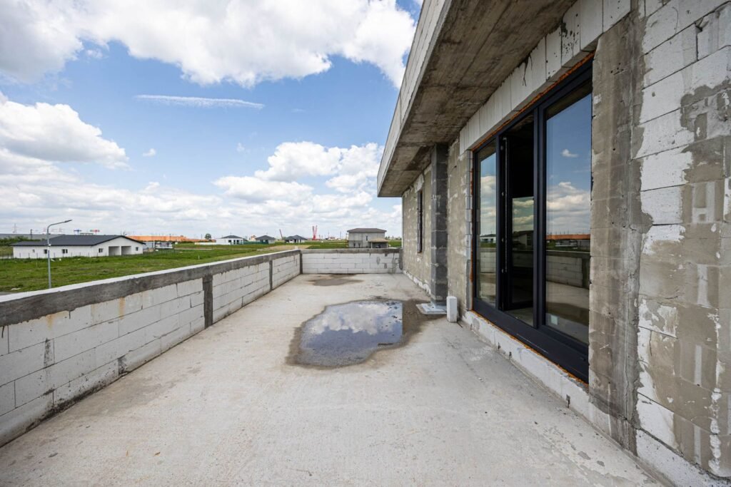 De vânzare PROPRIETATE VÂNDUTĂ! Vilă spațioasă– Via Carmina, Arad. în zona Arad 6 camere 3 dormitoare Arad 3