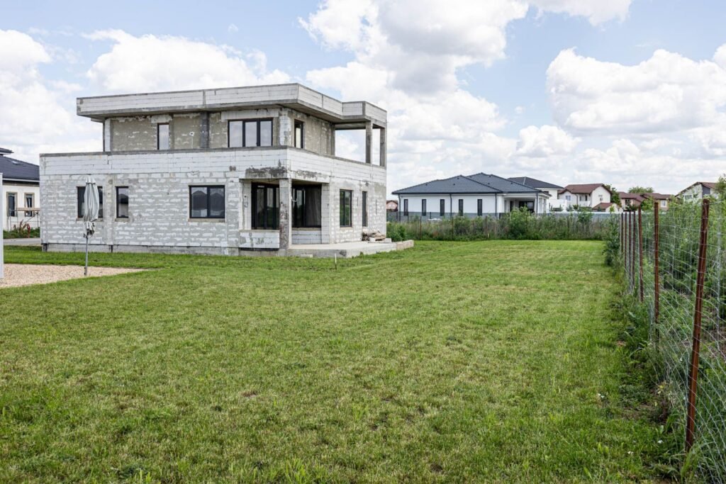 De vânzare Preț  nou! Vilă spațioasă cu 6 camere – Via Carmina, Arad | în zona Arad 6 camere 2 dormitoare Arad 2