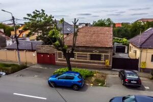 Proprietate cu potențial major, Parneava, str. Oituz, Arad! De vânzare Proprietate cu potențial major, Parneava, str. Oituz, Arad! în zona Parneava 4 camere 2 dormitoare Arad 4