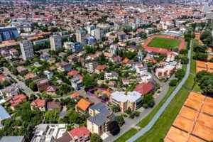 Proprietate cu teren generos în cea mai râvnită zonă a Aradului De vânzare Proprietate cu teren generos în cea mai râvnită zonă a Aradului în zona Romanilor 4 camere 3 dormitoare Arad 4