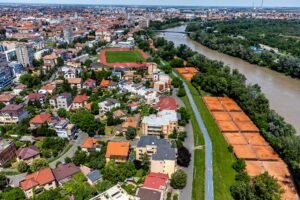 Proprietate cu teren generos în cea mai râvnită zonă a Aradului De vânzare Proprietate cu teren generos în cea mai râvnită zonă a Aradului în zona Romanilor 4 camere 3 dormitoare Arad 5