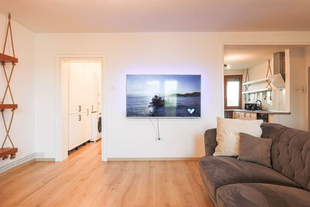 De vânzare REZERVAT! 95.000 € – lux, liniște și natură, B-dul Revoluției–Podgoria în zona Ultracentral 2 camere 1 dormitor Arad 1