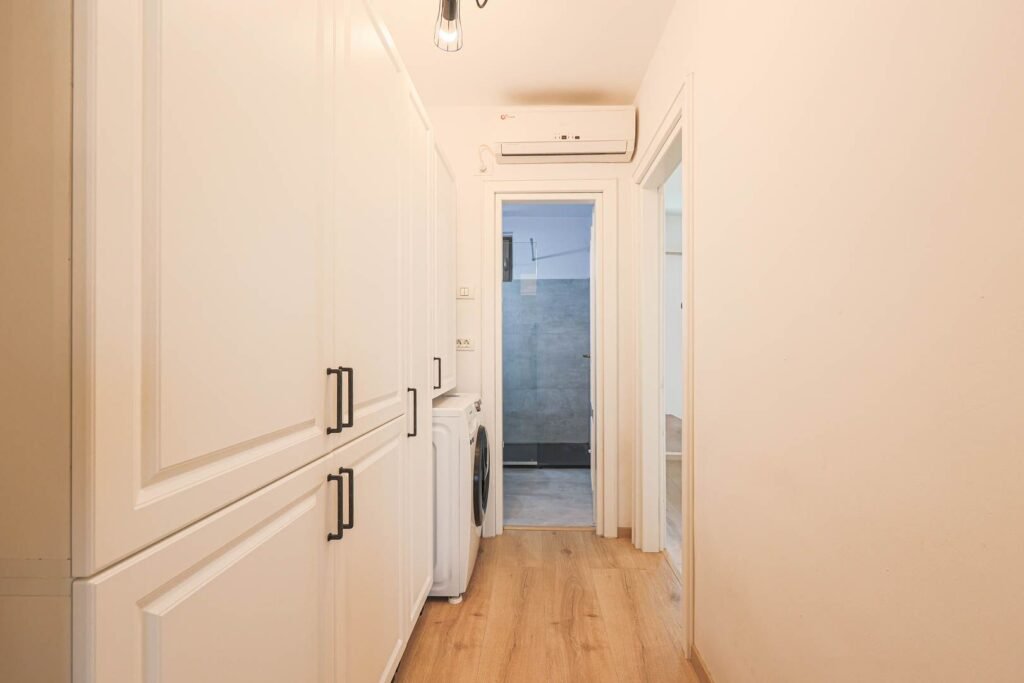 De vânzare REZERVAT! 95.000 € – lux, liniște și natură, B-dul Revoluției–Podgoria în zona Ultracentral 2 camere 1 dormitor Arad 1