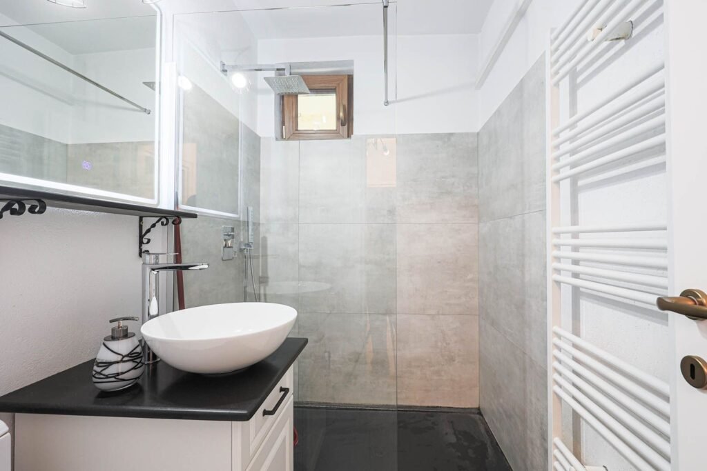 REZERVAT! 95.000 € – lux, liniște și natură, B-dul Revoluției–Podgoria De vânzare REZERVAT! 95.000 € – lux, liniște și natură, B-dul Revoluției–Podgoria în zona Ultracentral 2 camere 1 dormitor Arad 7