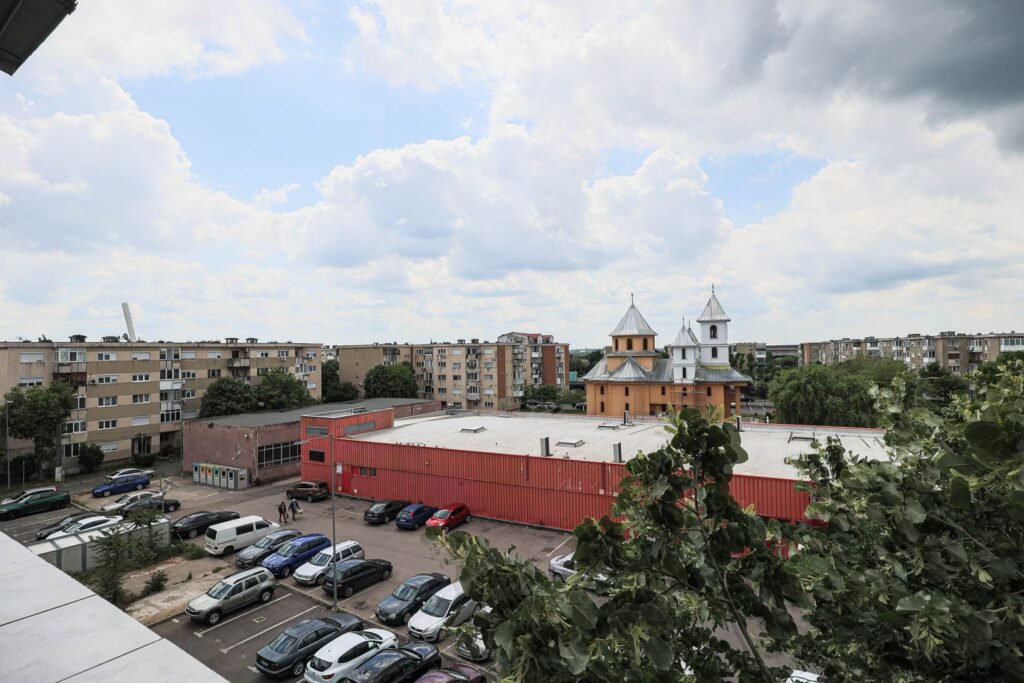 De vânzare REZERVAT. Acasă e locul unde creezi amintiri. în zona Alfa 2 camere 2 dormitoare Arad 4