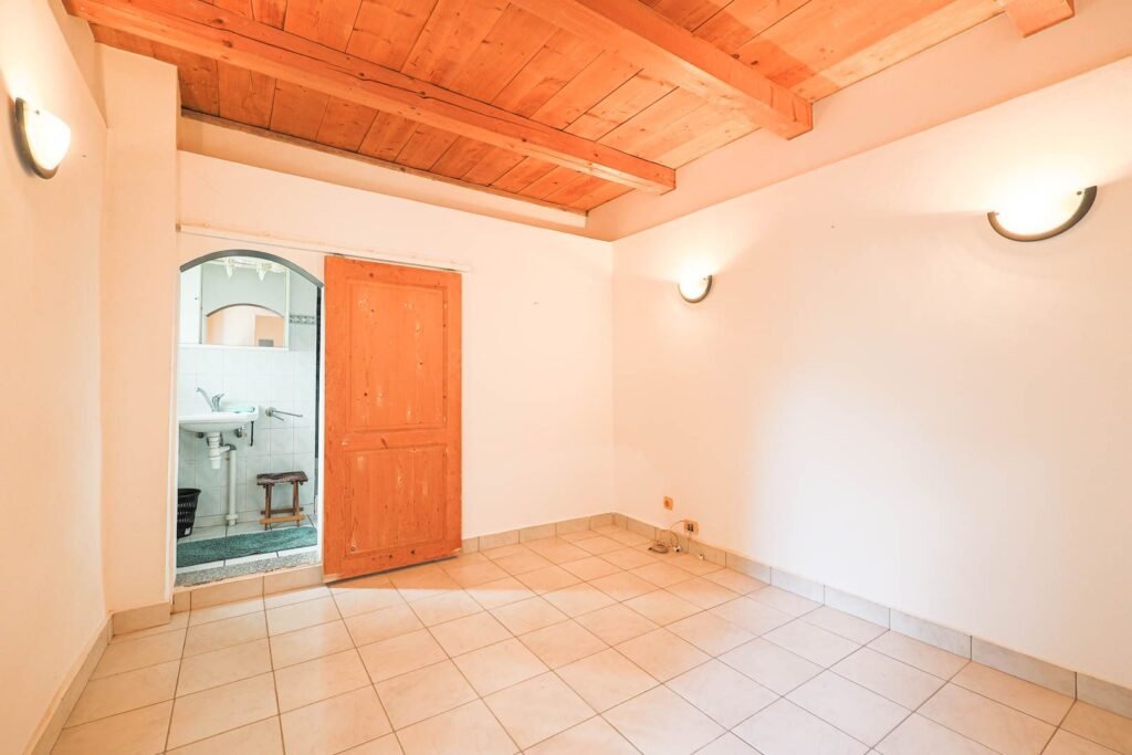 De vânzare Vilă 5 camere Grădiște | 2 corpuri | 0% comision. Preț negociabil! în zona Gradiste 5 camere 2 dormitoare Arad 1