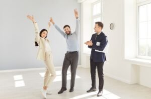 Colaborare imobiliară pentru o tranzacție sigură