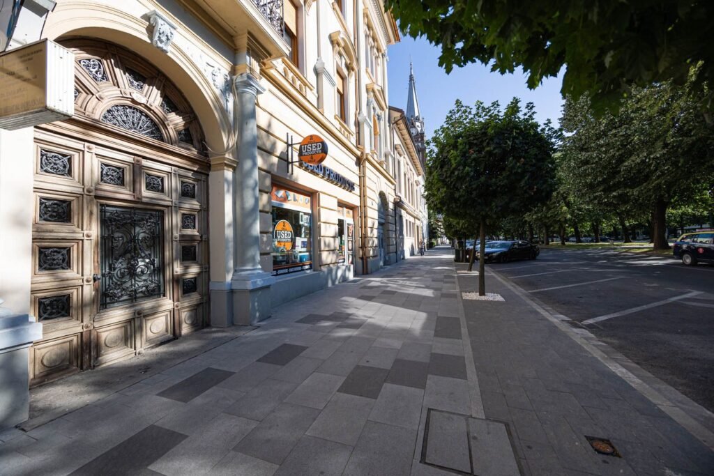 De vânzare Apartament 2 camere ultracentral, Revoluției, ideal birou în zona Ultracentral 2 camere 1 dormitor Arad 1