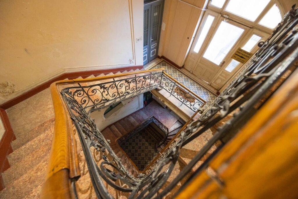De vânzare Apartament 2 camere ultracentral, Revoluției, ideal birou în zona Ultracentral 2 camere 1 dormitor Arad 3