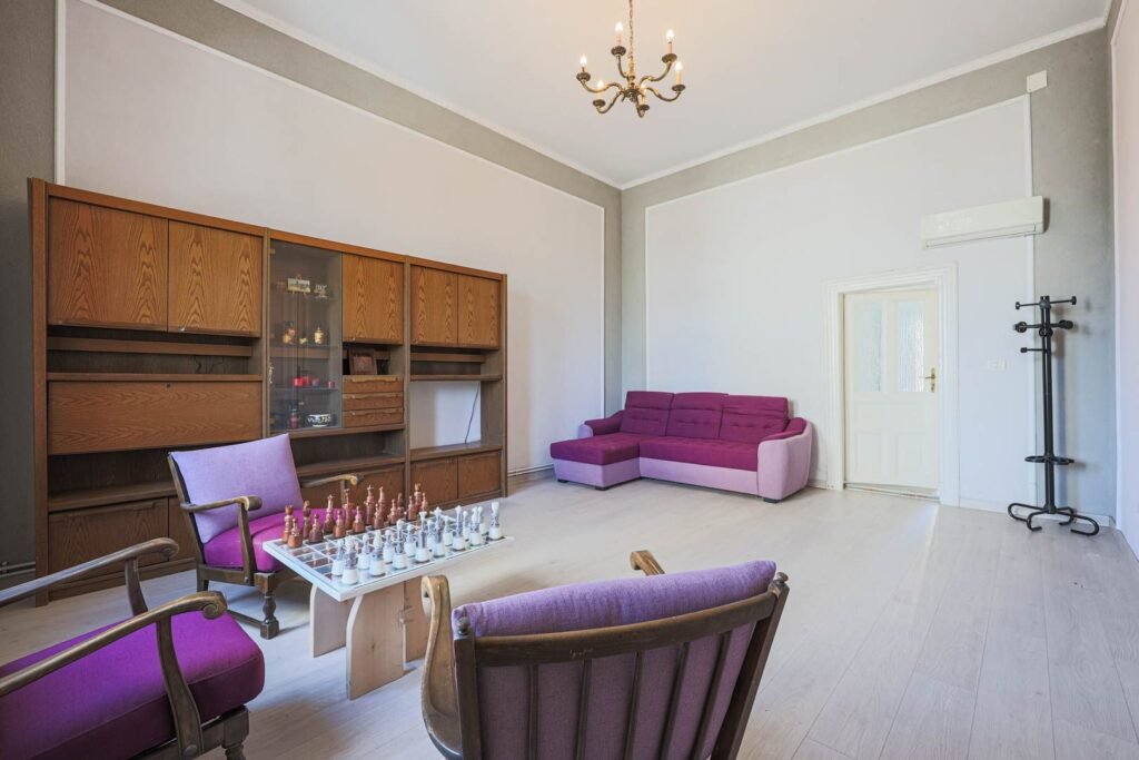 De vânzare Apartament 2 camere ultracentral, Revoluției, ideal birou în zona Ultracentral 2 camere 1 dormitor Arad 4