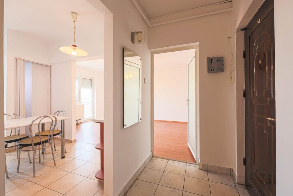 De vânzare Apartament cu 2 camere în zona UTA, termoizolat. Pret redus 69.900 € în zona UTA 2 camere 1 dormitor Arad 3