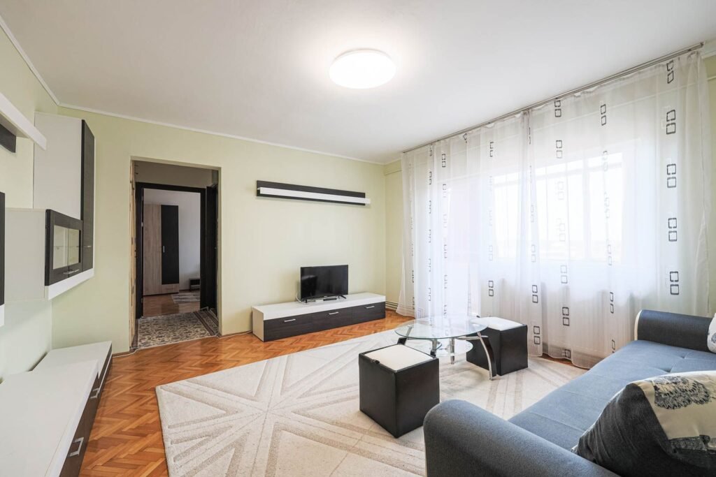 De vânzare Apartament cu 2 camere la cheie, situat central în zona Central 2 camere 1 dormitor Arad 2