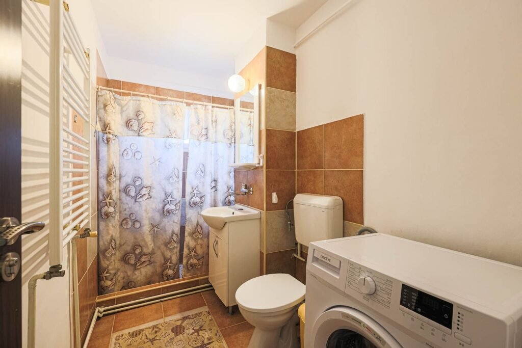 De vânzare Apartament cu 2 camere la cheie, situat central în zona Central 2 camere 1 dormitor Arad 4