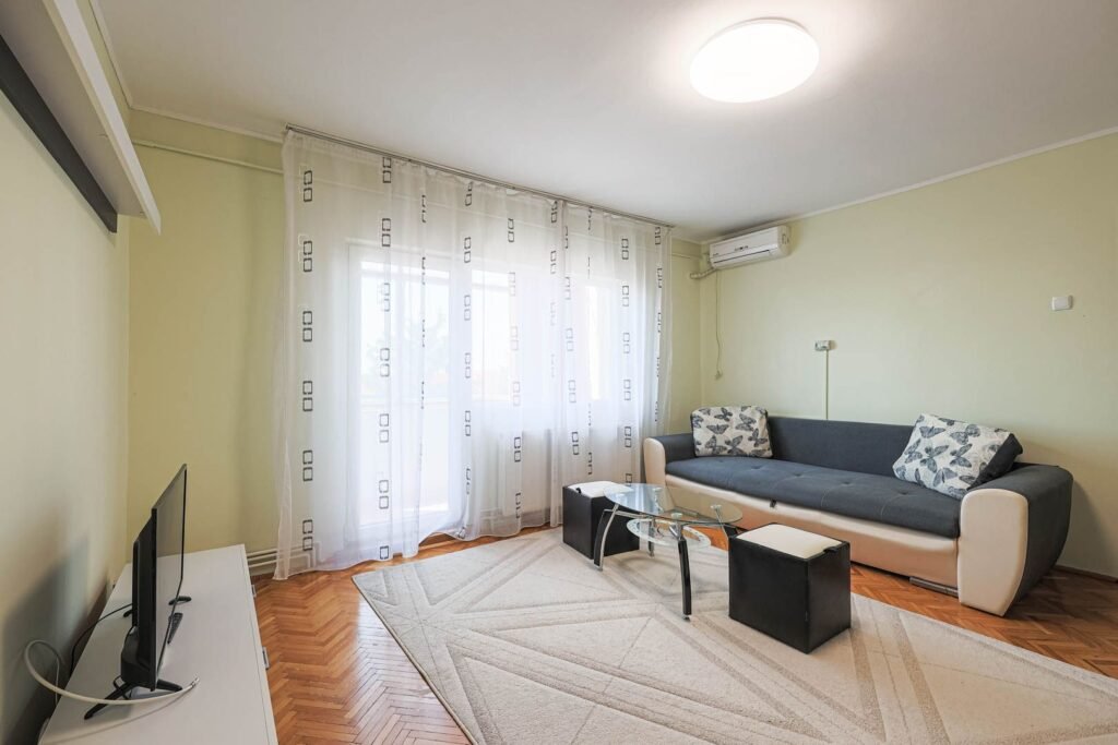 De vânzare Apartament cu 2 camere la cheie, situat central în zona Central 2 camere 1 dormitor Arad 5