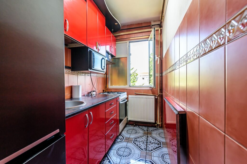 De vânzare Apartament cu 3 camere cu centrala proprie in zona UTA Comision 0 în zona UTA 3 camere 2 dormitoare Arad 3