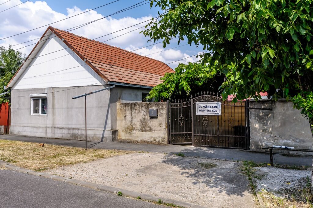 De vânzare Casă individuală cu teren 328 mp în Bujac Comision 0 în zona Bujac 3 camere 2 dormitoare Arad 1