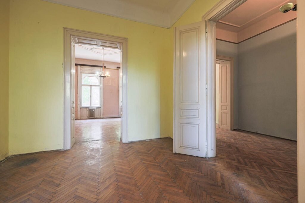 De vânzare Proprietate REZERVATĂ! Locație de exceptie în zona Ultracentral 4 camere 3 dormitoare Arad 5