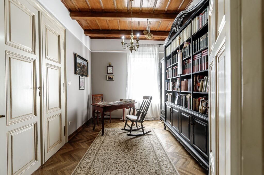 De vânzare REZERVAT Visezi la o proprietate unică, plină de istorie și farmec? în zona Arad 5 camere 2 dormitoare Arad 1