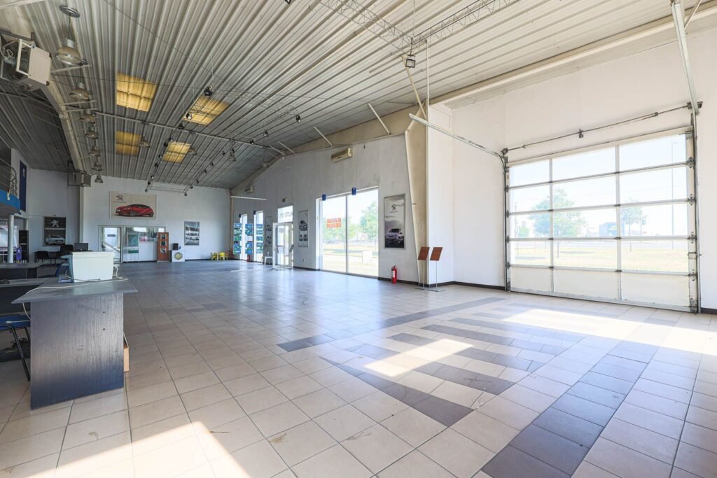 De vânzare Reprezentanță auto de vânzare – Arad, Zona Industrială Micalaca Est în zona Micalaca Arad 1