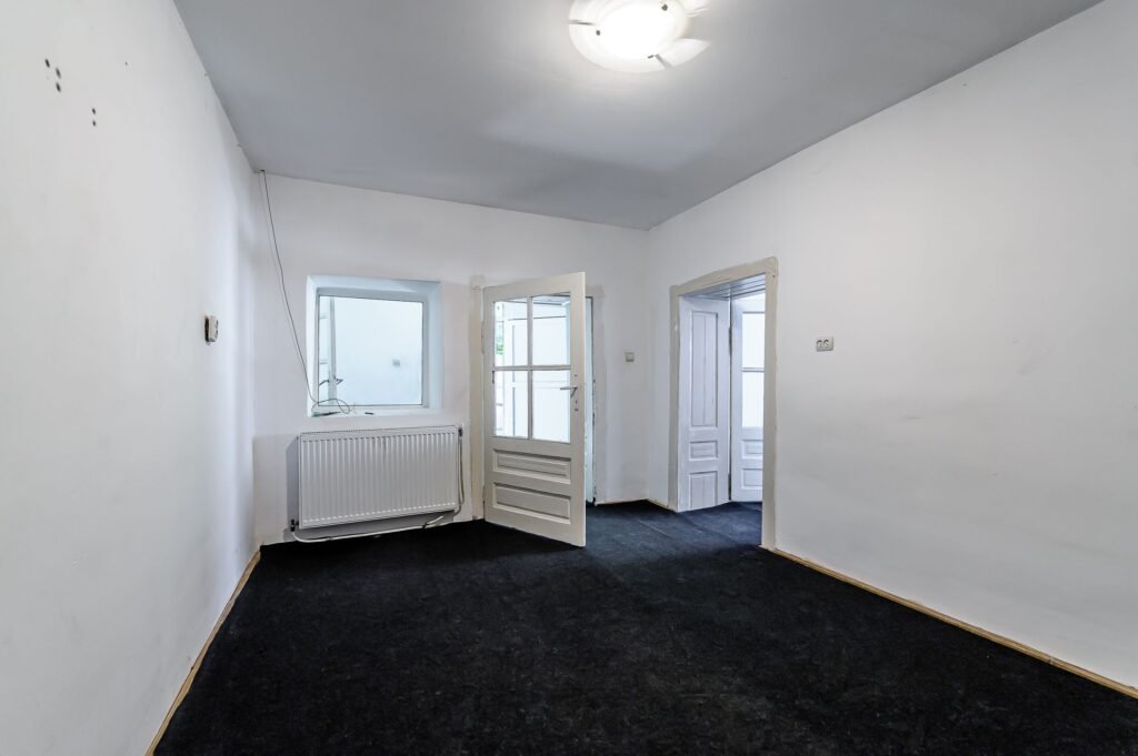 RezervatCasă individuală cu teren 328 mp în Bujac Comision 0 De vânzare RezervatCasă individuală cu teren 328 mp în Bujac Comision 0 în zona Bujac 3 camere 2 dormitoare Arad 4