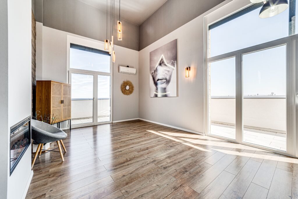 De vânzare Apartament nou tip PENTHOUSE la ARED Comision 0 în zona UTA 2 camere 1 dormitor Arad 1