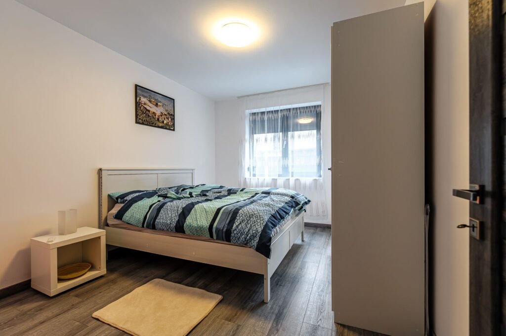 De închiriat Apartament ultracentral cu 2 camere la cheie Comision 0 în zona Central 2 camere 1 dormitor Arad 4