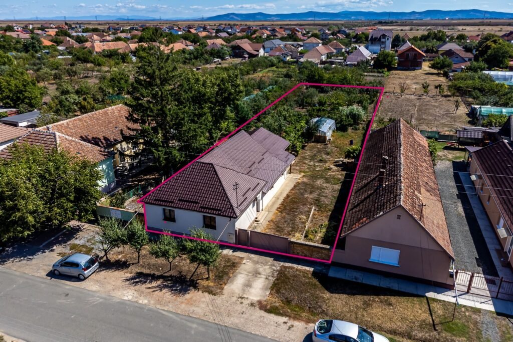 De vânzare Casa din caramida 4 camere – Teren 1603mp – Livada, Arad – COMISION 0% în zona Arad 4 camere 3 dormitoare Arad 1