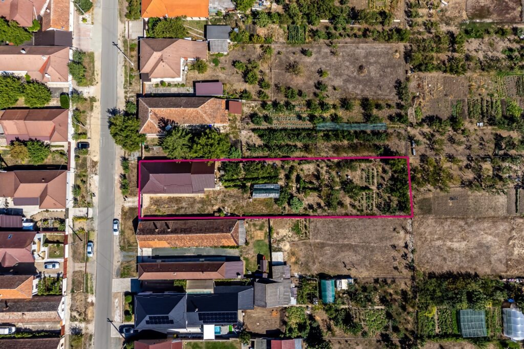 De vânzare Casa din caramida 4 camere – Teren 1603mp – Livada, Arad – COMISION 0% în zona Arad 4 camere 3 dormitoare Arad 6