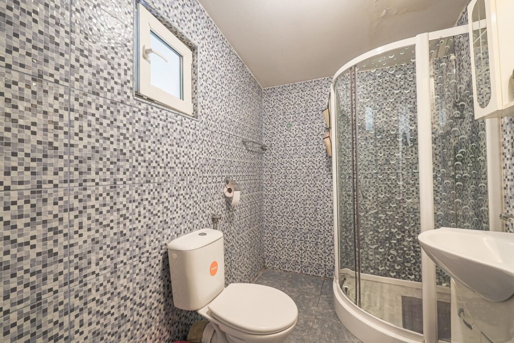 De vânzare Casă renovată cu 3 camere din cărămidă în Gradiste în zona Gradiste 3 camere 2 dormitoare Arad 5