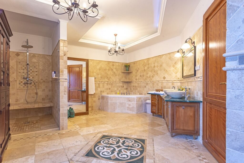 De vânzare Pensiune cotată 9+ pe Booking – O bijuterie imobiliară de 4 margarete! în zona Vest 10 camere Arad 8