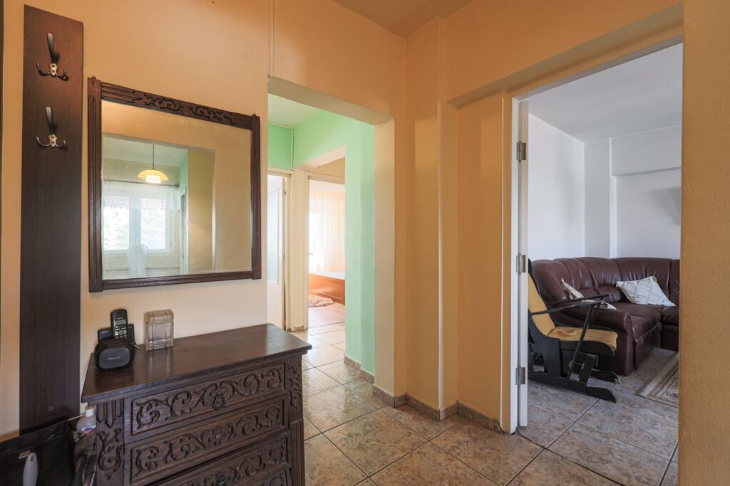 De vânzare Rezervat Apartament decomandat cu 3 camere in zona spitalului în zona Intim 3 camere 2 dormitoare Arad 10