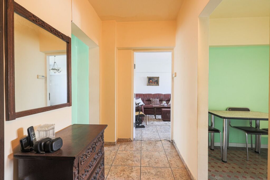 De vânzare Rezervat Apartament decomandat cu 3 camere in zona spitalului în zona Intim 3 camere 2 dormitoare Arad 5