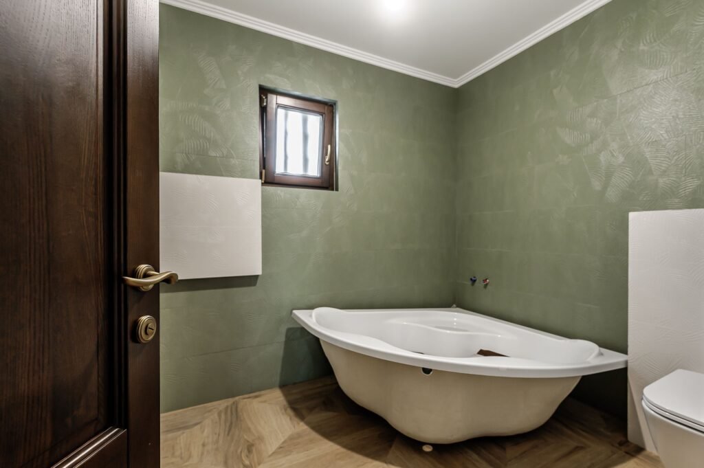 Vilă complet amenajată LUX, ideală pentru o familie cu stil De vânzare Vilă complet amenajată LUX, ideală pentru o familie cu stil în zona 6 Vanatori 5 camere 4 dormitoare Arad 1