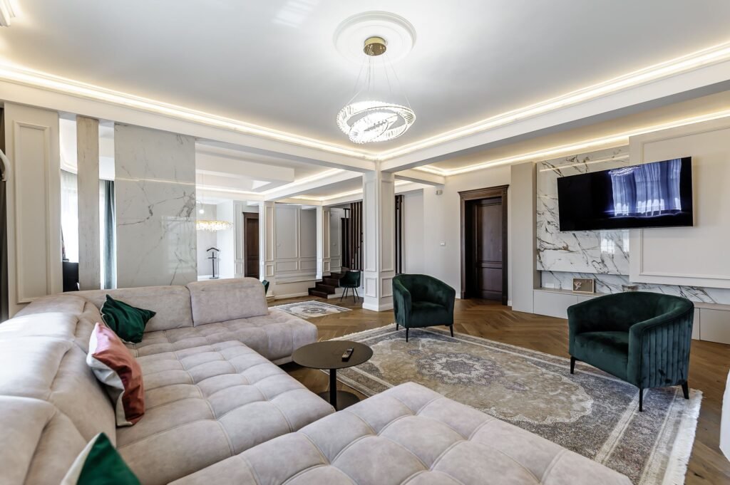 Vilă complet amenajată LUX, ideală pentru o familie cu stil De vânzare Vilă complet amenajată LUX, ideală pentru o familie cu stil în zona 6 Vanatori 5 camere 4 dormitoare Arad 1