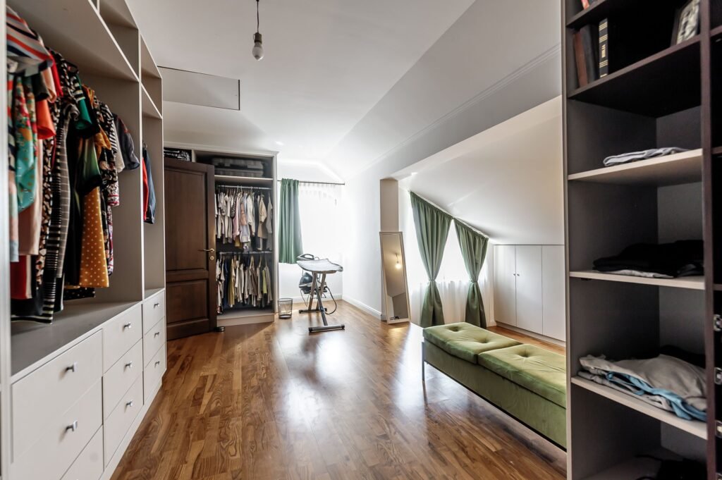 De vânzare Vilă de lux complet amenajată, ideală pentru o familie cu stil în zona 6 Vanatori 5 camere 4 dormitoare Arad 23
