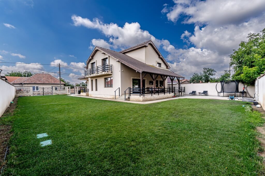 De vânzare Vilă de lux complet amenajată, ideală pentru o familie cu stil în zona 6 Vanatori 5 camere 4 dormitoare Arad 6