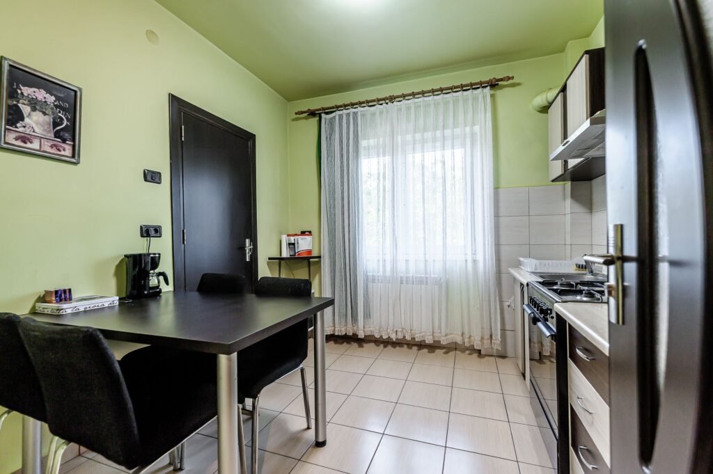 Apartament spațios, 2 camere decomandat, zonă premium Podgoria Arad De vânzare Apartament spațios, 2 camere decomandat, zonă premium Podgoria Arad în zona Ultracentral 2 camere 1 dormitor Arad 5