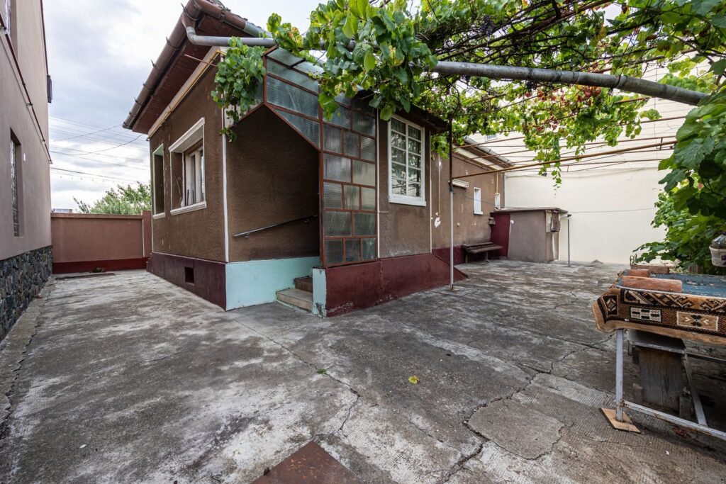 De vânzare Casă de vânzare în Grădiște – Arad – teren 316 mp în zona Gradiste 2 camere 2 dormitoare Arad 1