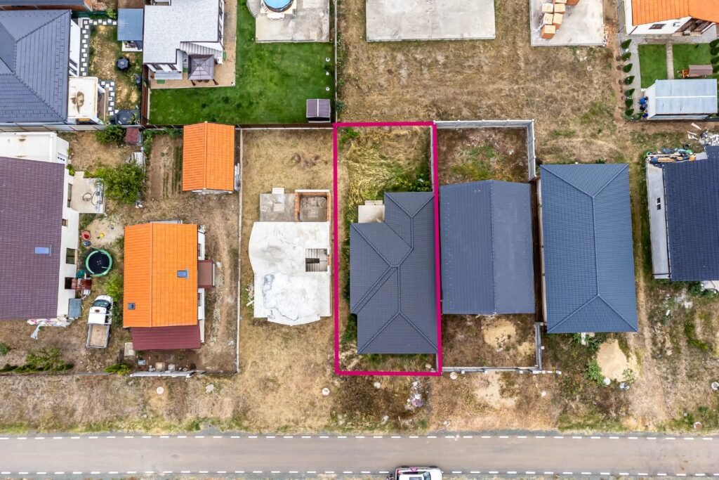 Casă nefinisata la sol in Fântânele, cartier nou Comsion 0 De vânzare Casă nefinisata la sol in Fântânele, cartier nou Comsion 0 în zona Arad 3 camere 2 dormitoare Arad 8