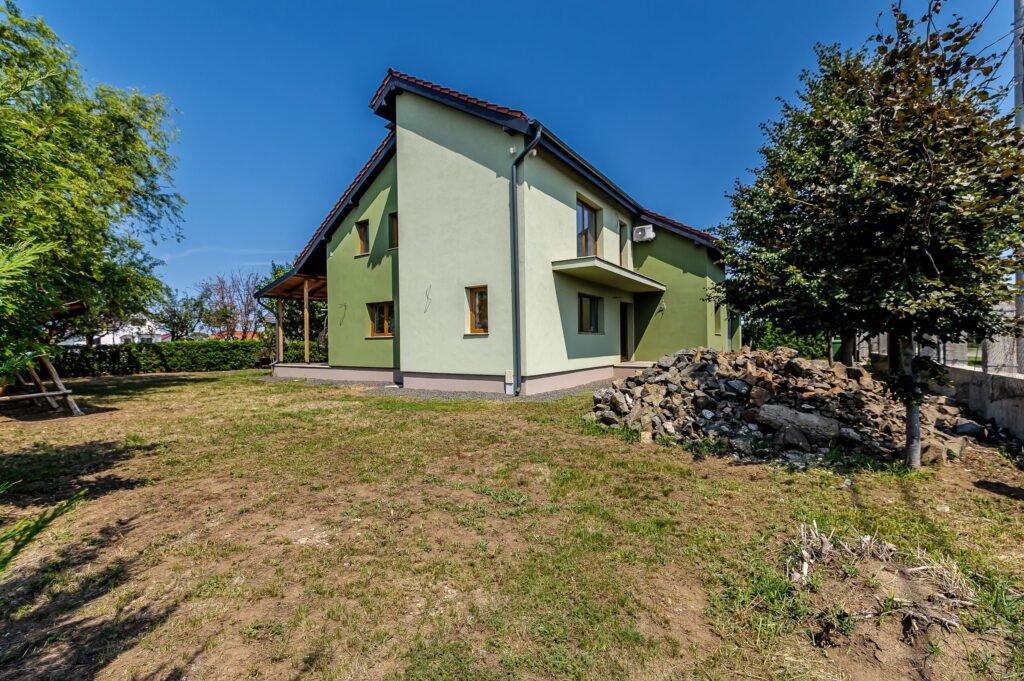 De vânzare Casă nouă, spațioasă, în cartierul rezidențial din Curtici în zona Central 6 camere 4 dormitoare Arad 4