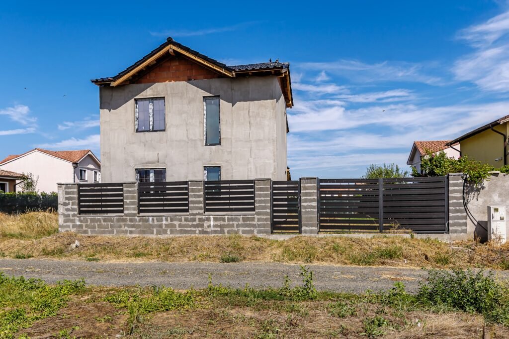 De vânzare Construcție nouă, parțial finalizată – Aradul Nou | 169.000 EUR în zona Aradul Nou 4 camere 3 dormitoare Arad 1