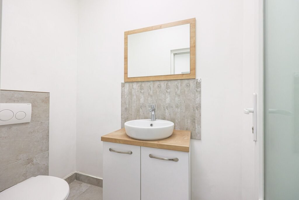 De închiriat De închiriat spațiu comercial – Calea Victoriei, Arad – COMISION 0% în zona Central 3 camere Arad 1