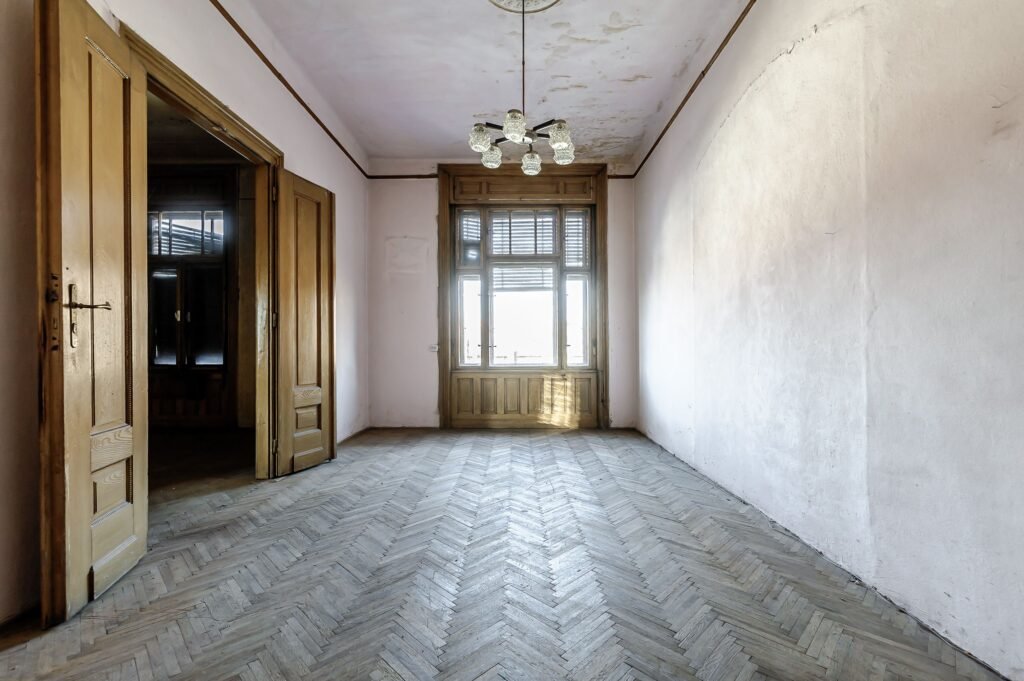 De vânzare Oportunitate! Apartament cu 4 Camere în Palatul Bohuș, Arad în zona Ultracentral 4 camere 3 dormitoare Arad 6