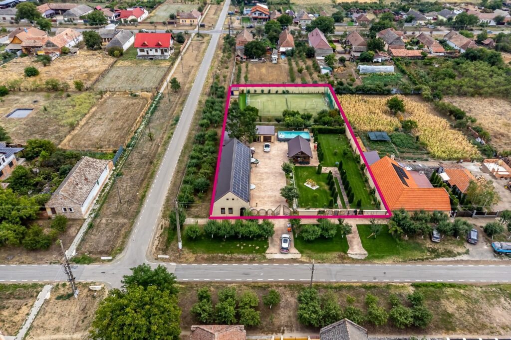 Proprietate de vis cu teren 2.880 mp și facilități PREMIUM Comision 0 De vânzare Proprietate de vis cu teren 2.880 mp și facilități PREMIUM Comision 0 în zona Arad 4 camere 2 dormitoare Arad 1