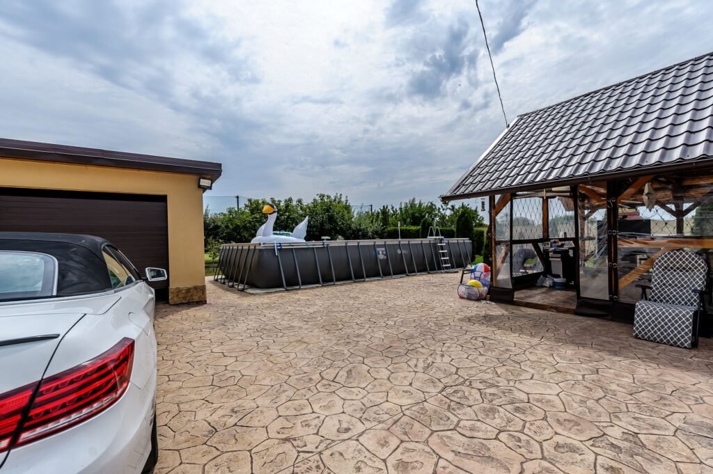 Proprietate de vis cu teren 2.880 mp și facilități PREMIUM Comision 0 De vânzare Proprietate de vis cu teren 2.880 mp și facilități PREMIUM Comision 0 în zona Arad 4 camere 2 dormitoare Arad 11